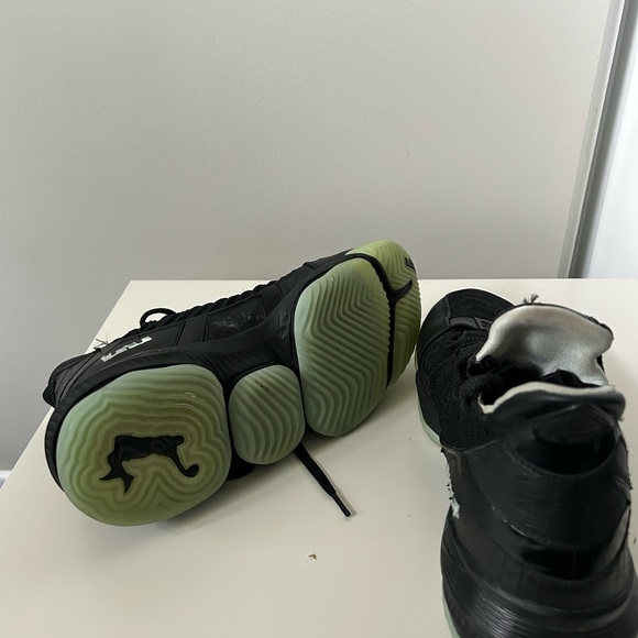 Nike LeBron 16 SB Glow Mens Black Leather & Mesh Basketball Shoe - Picture 6 of 6